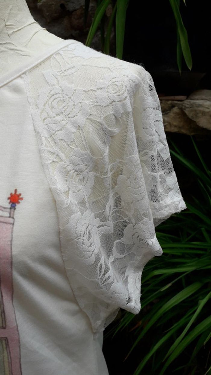 Tee-shirt imprimé manches dentelle - photo numéro 3