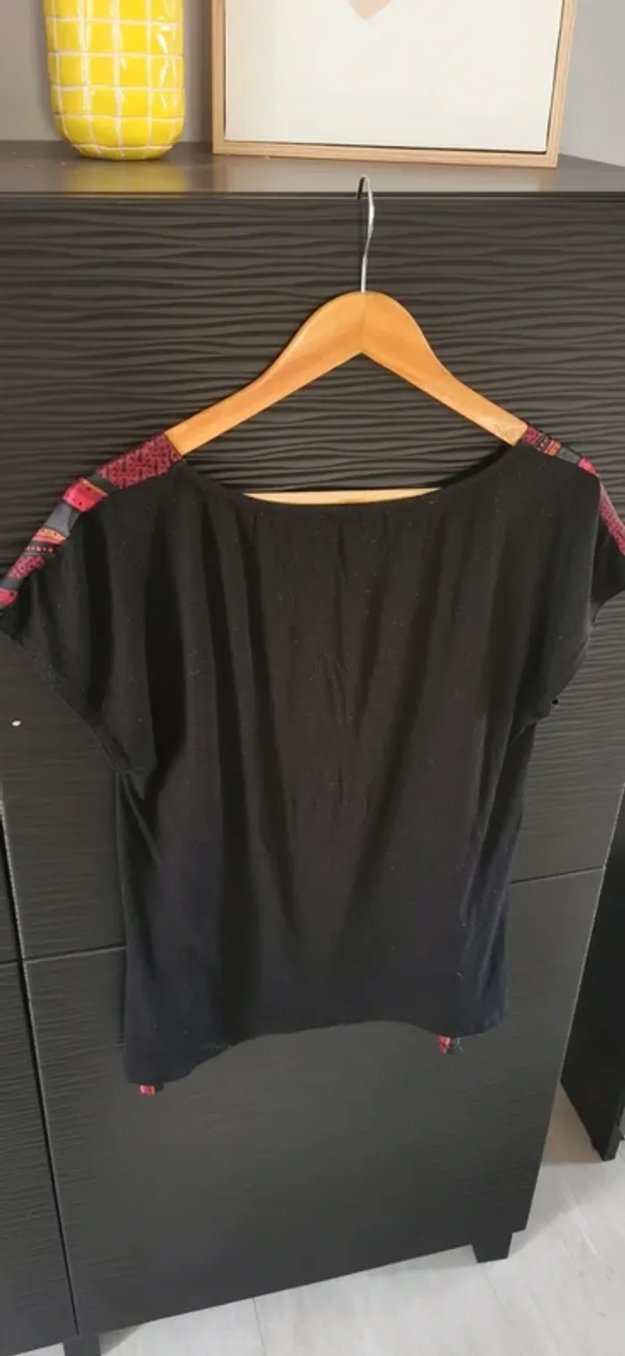 Tee shirt rose et noir - photo numéro 3