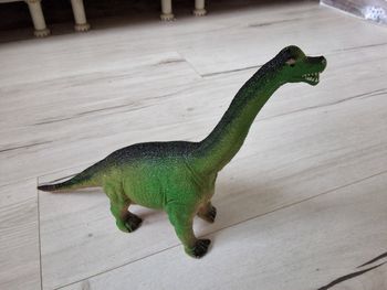 Jouet figurine dinosaure Diplodocus vert 25 cm hauteur