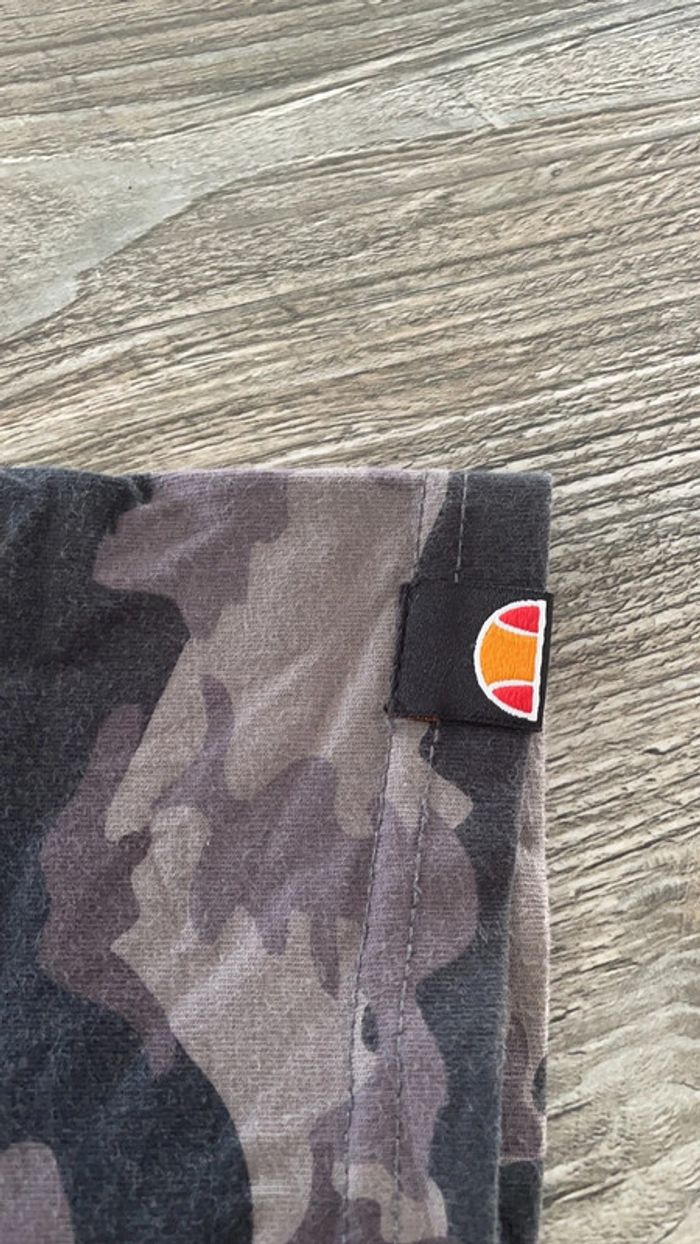 T shirt ellesse taille S - photo numéro 3