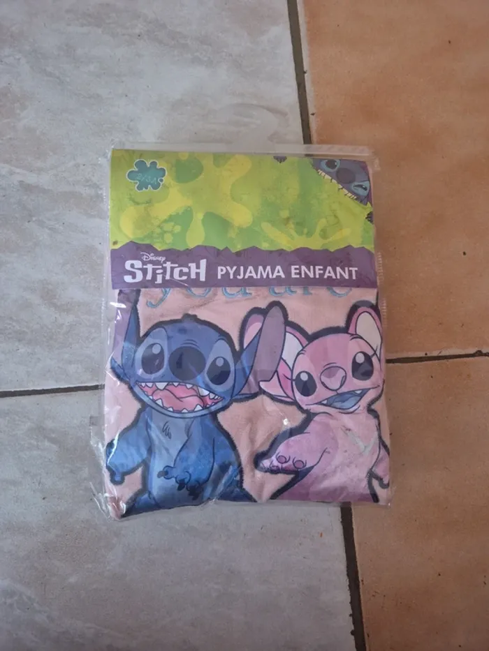 Pyjamas deux pièces stitch et angel