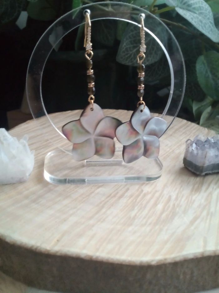 Boucles d'oreilles nacre grise et pierres naturelles d'obsidienne céleste - photo numéro 2