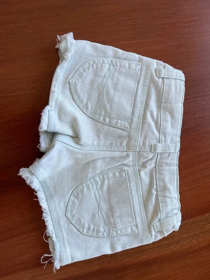 Lot de 2 shorts Tape à l’Oeil très bon état taille 2 ans - photo numéro 3