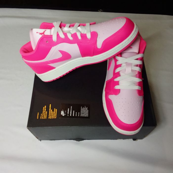 Jordan 1 low taille 38.5 neuves - photo numéro 3