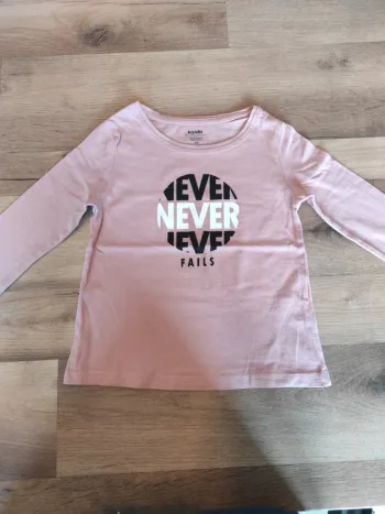 Tee-shirt ML kiabi 4 ans en TBE