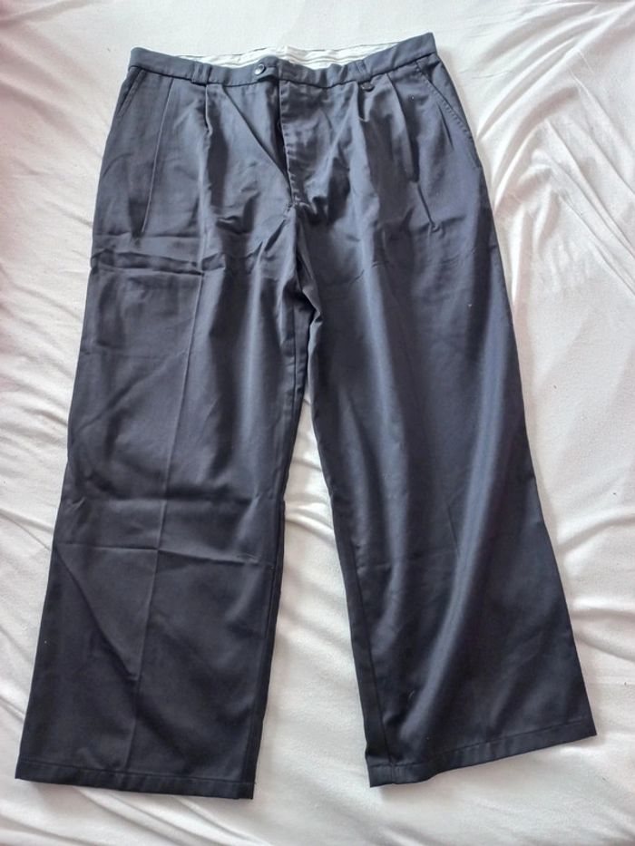 Pantalon neuf taille 96/100 grande taille