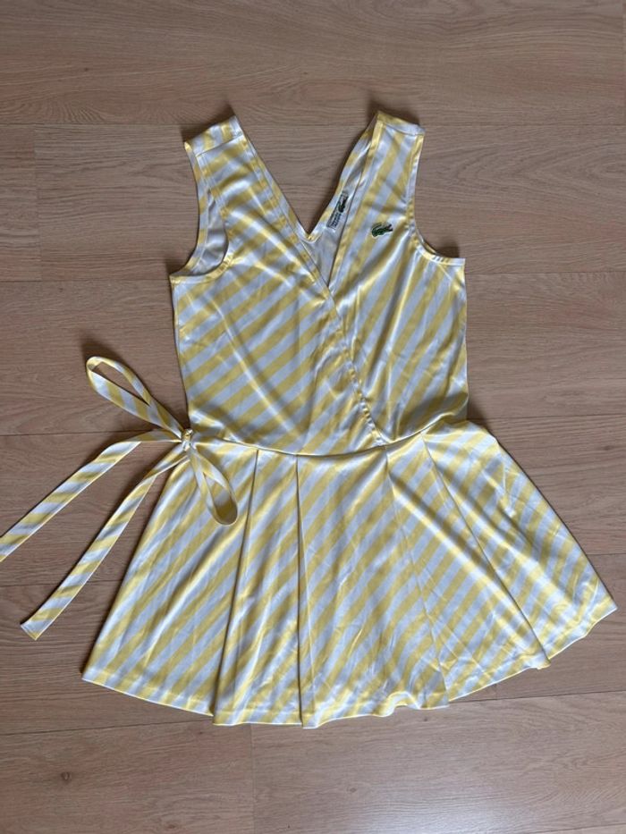Robe tennis Lacoste vintage à rayures blanches et jaune citron taille 40 - photo numéro 2