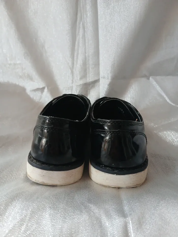 Derbies noires verni pointure 25 - photo numéro 5