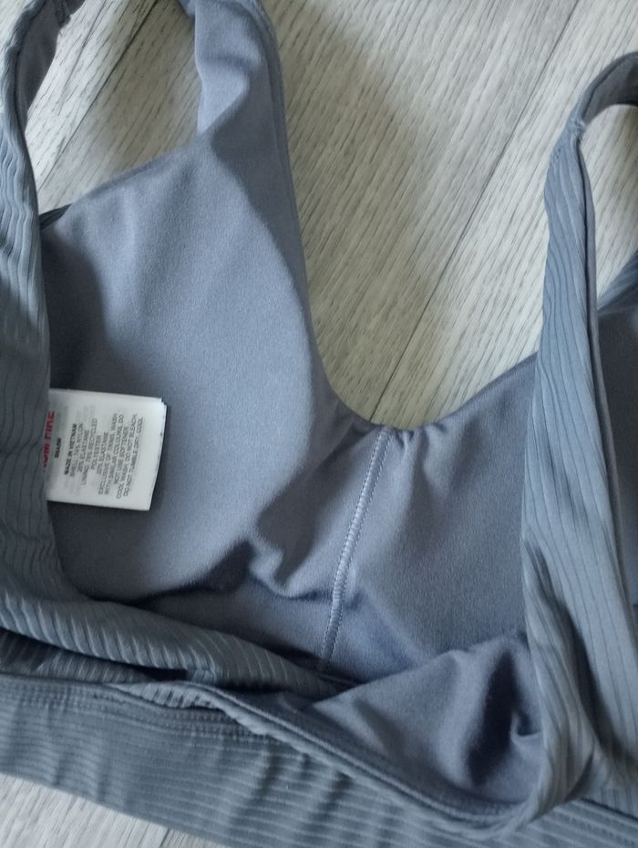 Brassière neuve - photo numéro 4