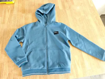 Gilet 10 ans neuf