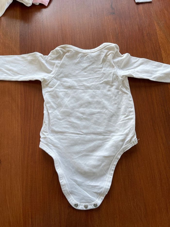 Lot de 5 bodies Tape à l’œil taille 9 mois bon état. - photo numéro 16