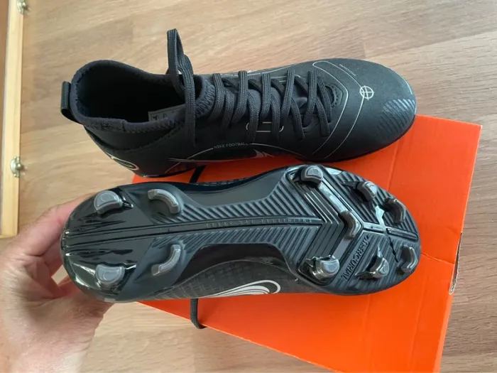 Campons 32 enfant Nike superfly 8 club MG neuf - photo numéro 3