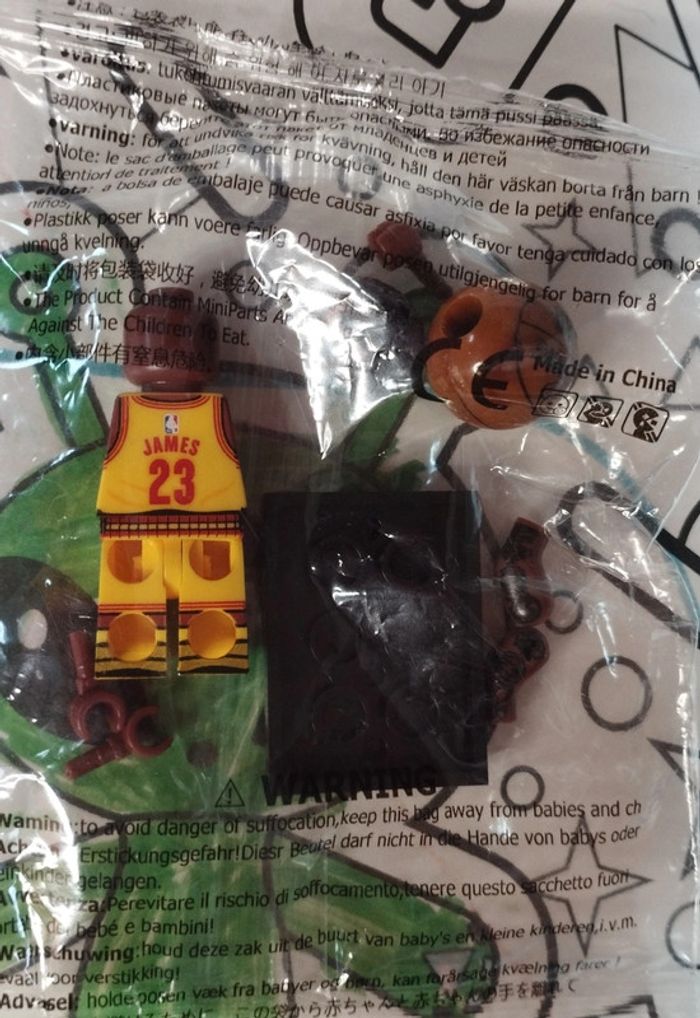 Figurine type Lego basketball NBA neuve LeBron James Cleveland cavaliers - photo numéro 2