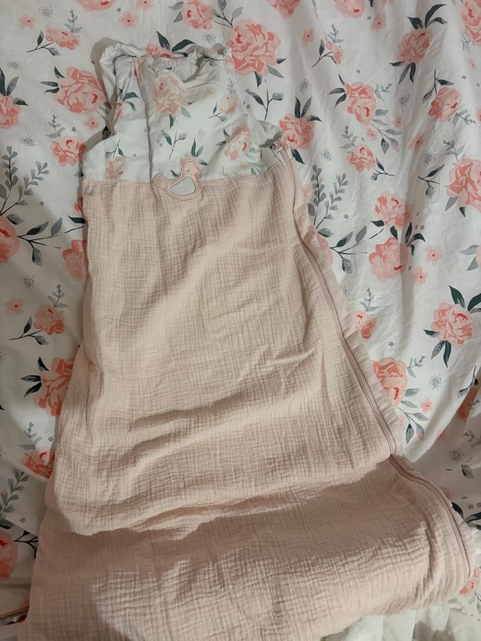 Gigoteuse eau de rose - photo numéro 3