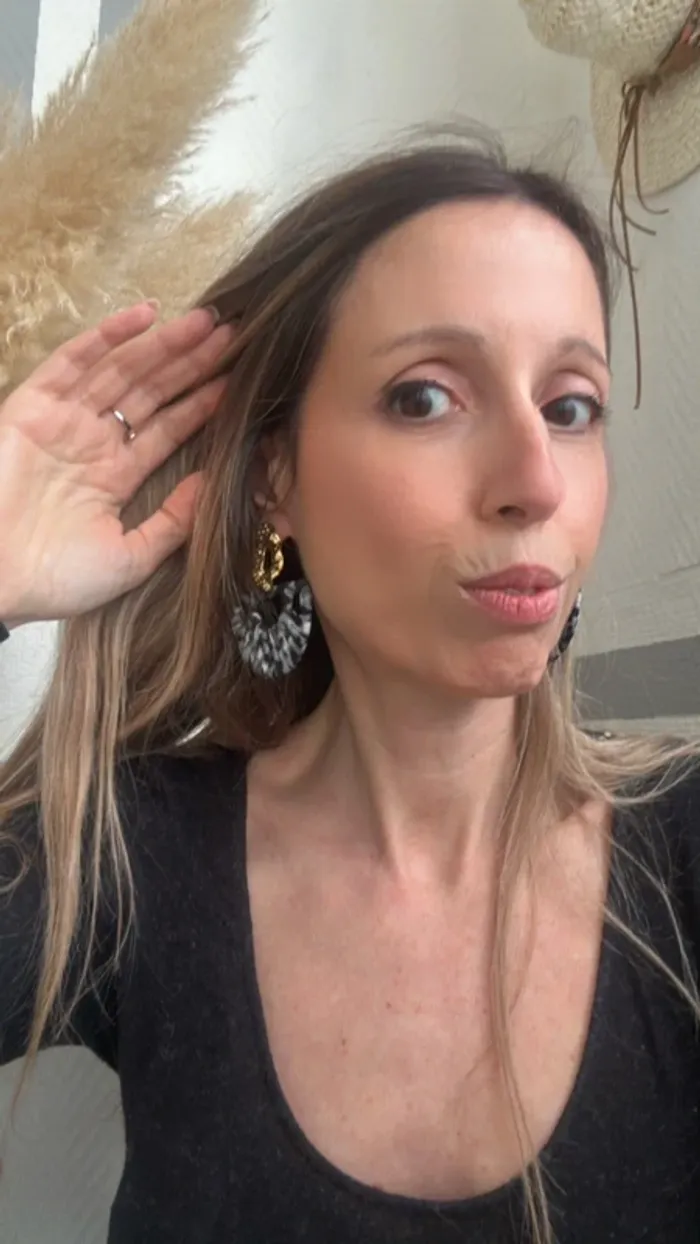 Boucles d'oreilles chic et bohème dorées noireset grises - photo numéro 3