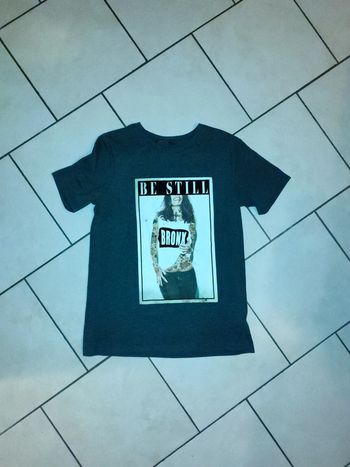 Tee shirt motif