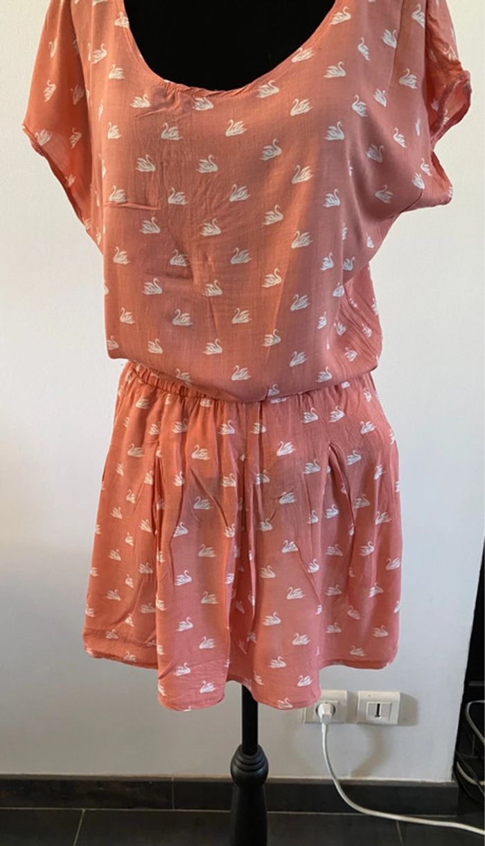 Robe d’été rose corail avec cygne et noeud dans le dos taille S - photo numéro 6