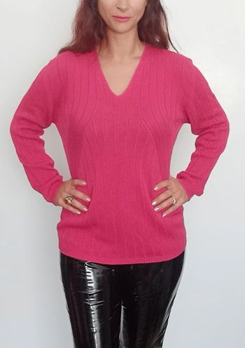 Beau pull côtelé col V rose taille xl