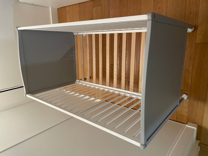 Lit Bébé évolutif à roulettes + Matelas (Très Bon état)