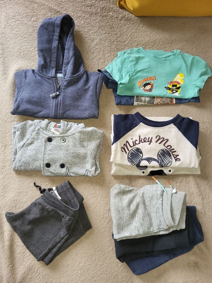 Lot vêtements garçon
18mois