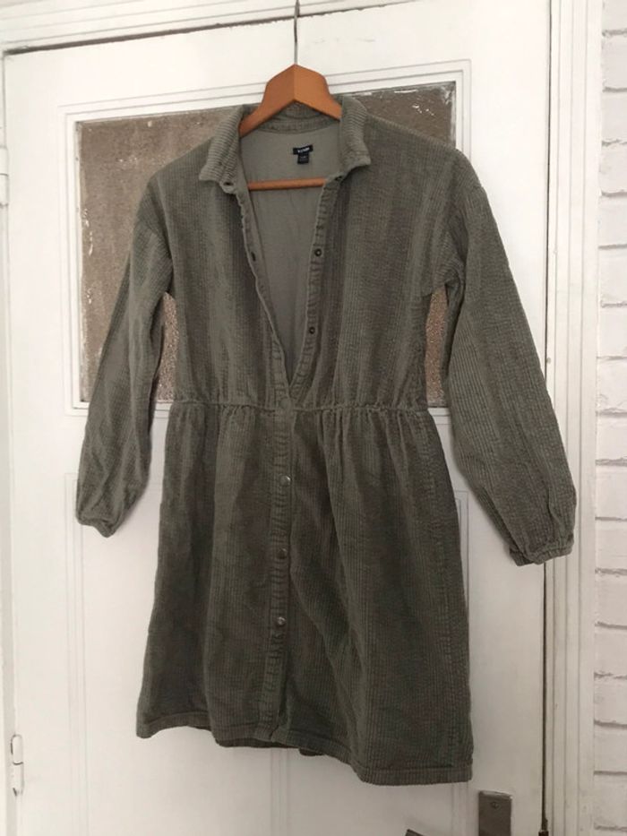 Robe type velour marque kiabi taille 12 ans - photo numéro 3