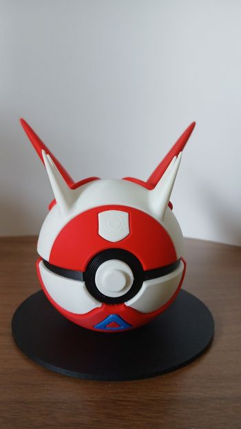 Pokeball Latias