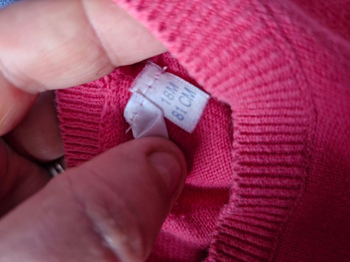 Superbe pull noeud papillon - photo numéro 3