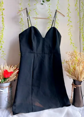 Robe Fête et cocktail H&M – 38 – Noir – État : Excellent