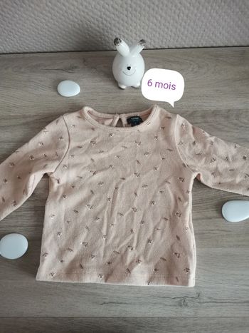 Petit pull / haut fleuri kiabi 6 mois