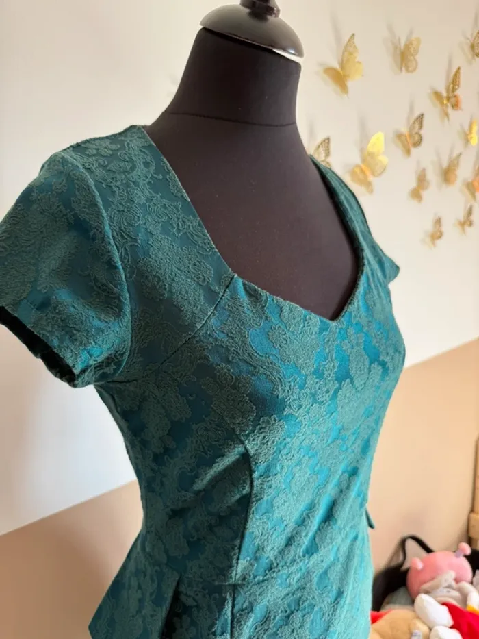 Magnifique robe verte - photo numéro 2