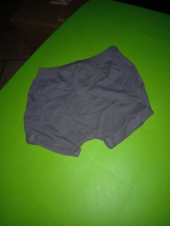 Short court marron 2ans