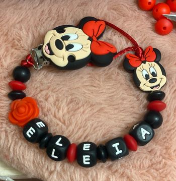 Attache tétine minnie rouge