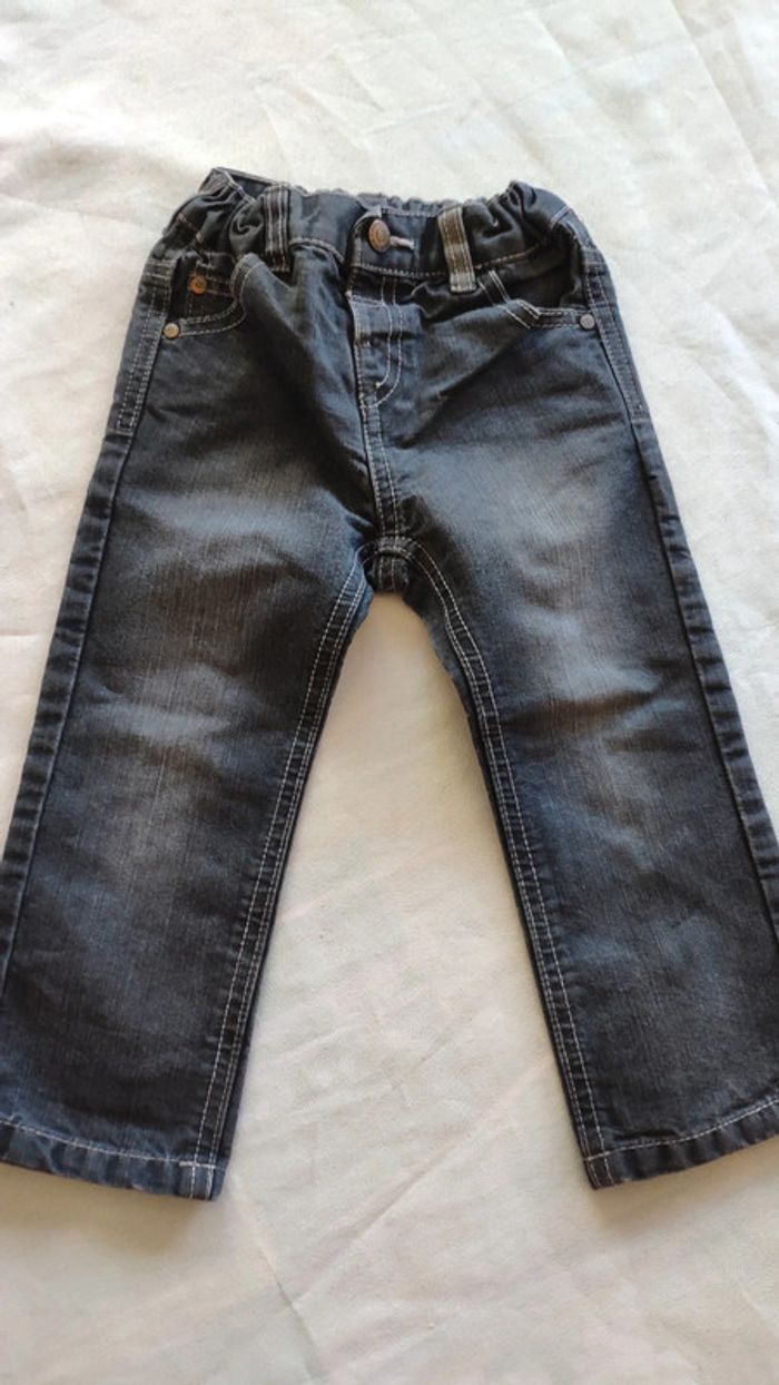 Jean noir Kiabi 24 mois effet usé