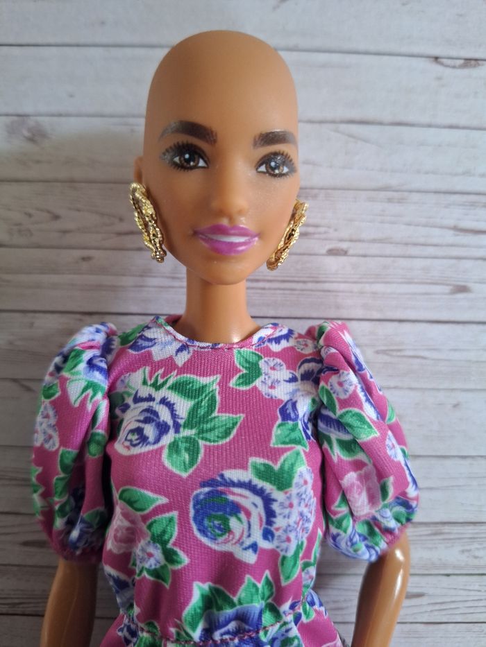 Barbie fashionistas chauve numéro 150 - photo numéro 2