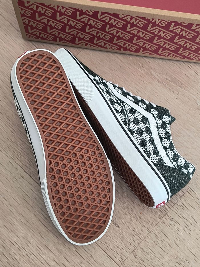 Baskets chaussures vans old skool taille 42 neuves - photo numéro 3