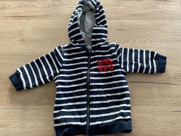 Lot 6 mois garçon 15 pièces (pyjamas/pantalons/pulls) - photo numéro 18