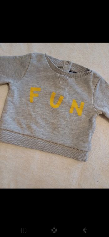Sweat bébé taille 3 mois