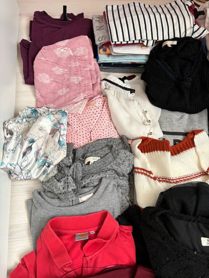 Très gros lot de 54 vêtements taille S - photo numéro 3