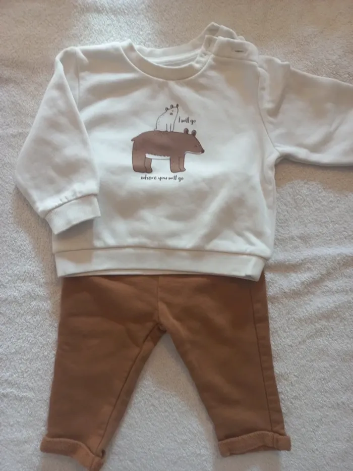 Ensemble sweat/pantalon taille 6 mois