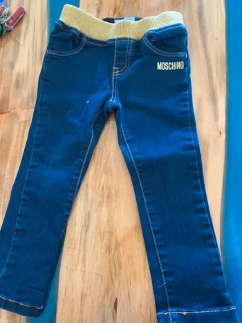 Jean Moschino taille 2 ans