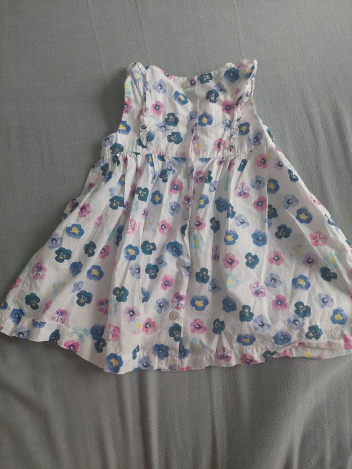 Tres jolie robe fine - photo numéro 2