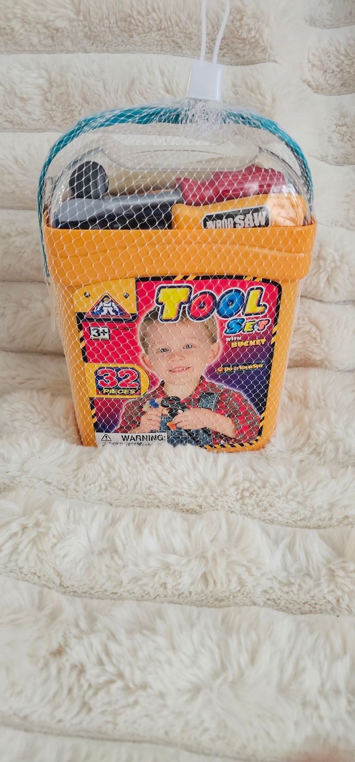 Boite 32 pièces du parfait bricoleur Neuf