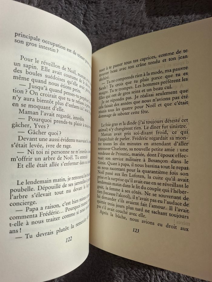 Roman Une jeune fille bien comme il faut de Ysabelle Lacamp en bon état - photo numéro 4