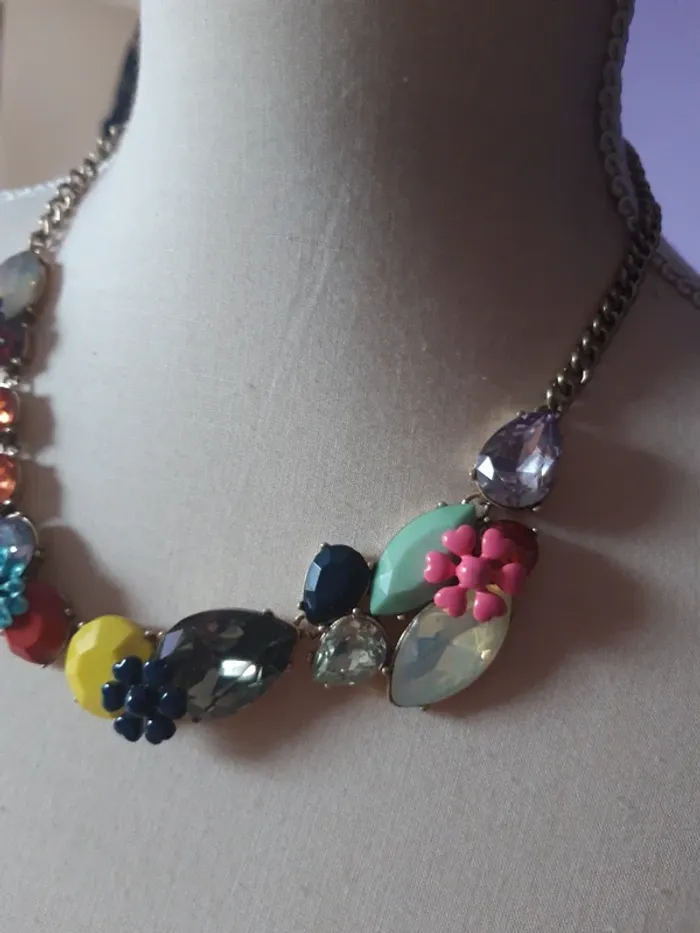 Très joli collier ras de cou fleuri Mango - photo numéro 4