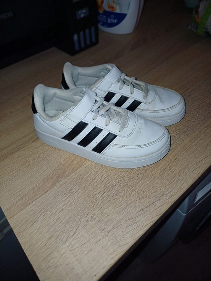 Basket Adidas 32 - photo numéro 2