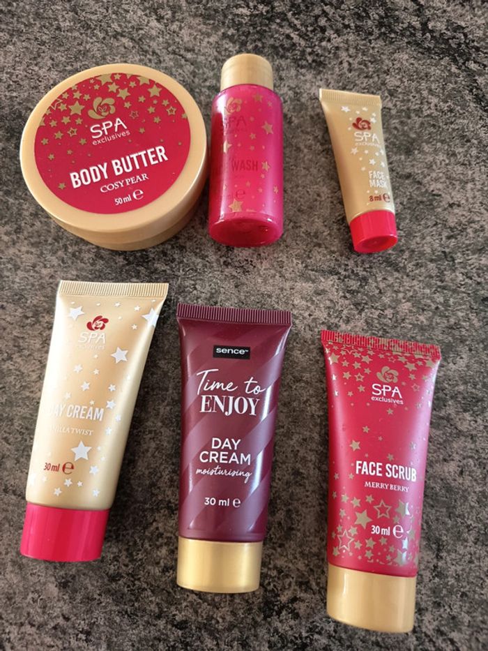 Lot de 6 crèmes/ lotions neuf