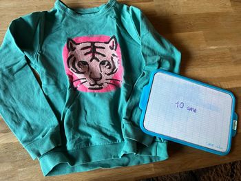 Sweat LCDP taille 10 ans tbe