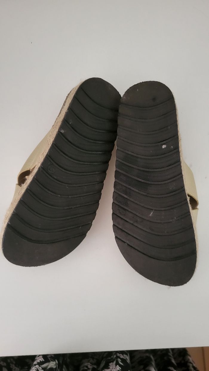 Nu pieds - photo numéro 2
