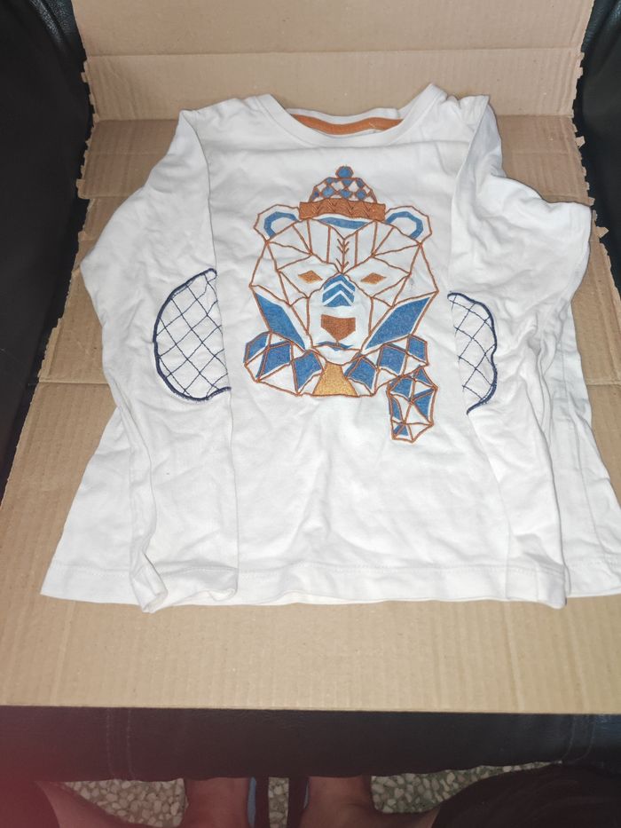 Tee shirt