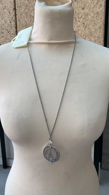 Collier avec pendentif Tour Eiffel